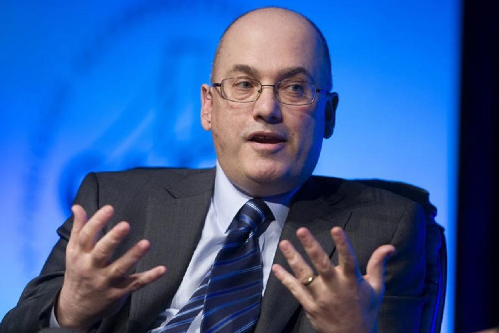 Steve Cohen uses baseball tactics to build his billion-dollar fund.